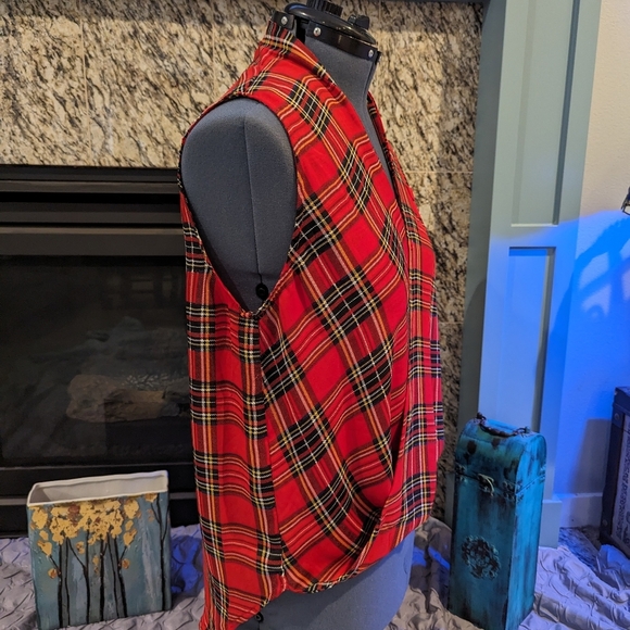 Red Plaid Stuart Tartan Sleeveless Blouse - L - Picture 3 of 5
